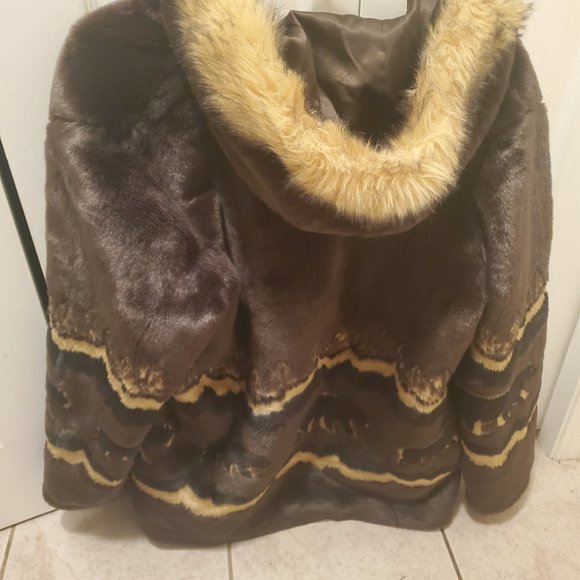 Winter coat for sale - Picture 2 of 2